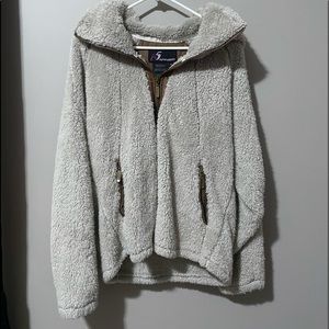 i5 apparel sherpa pull over , size medium